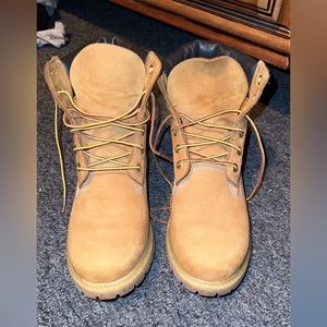 Women’s timberland boots worn twice